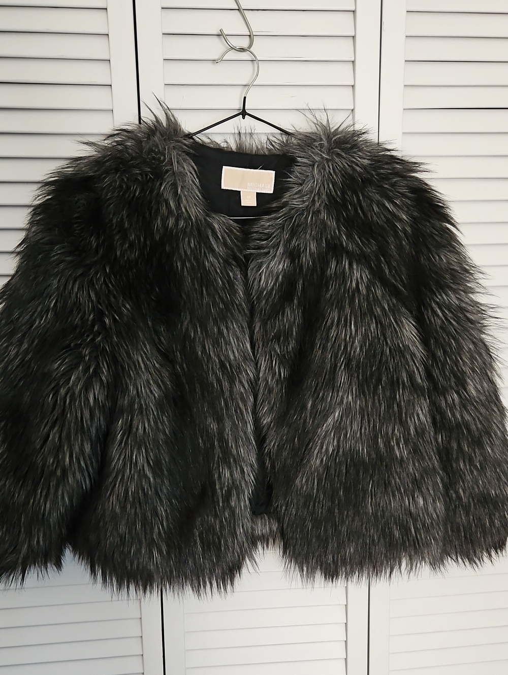 MICHAEL KORS Elegant Faux Fur Cropped Jacket Sz M